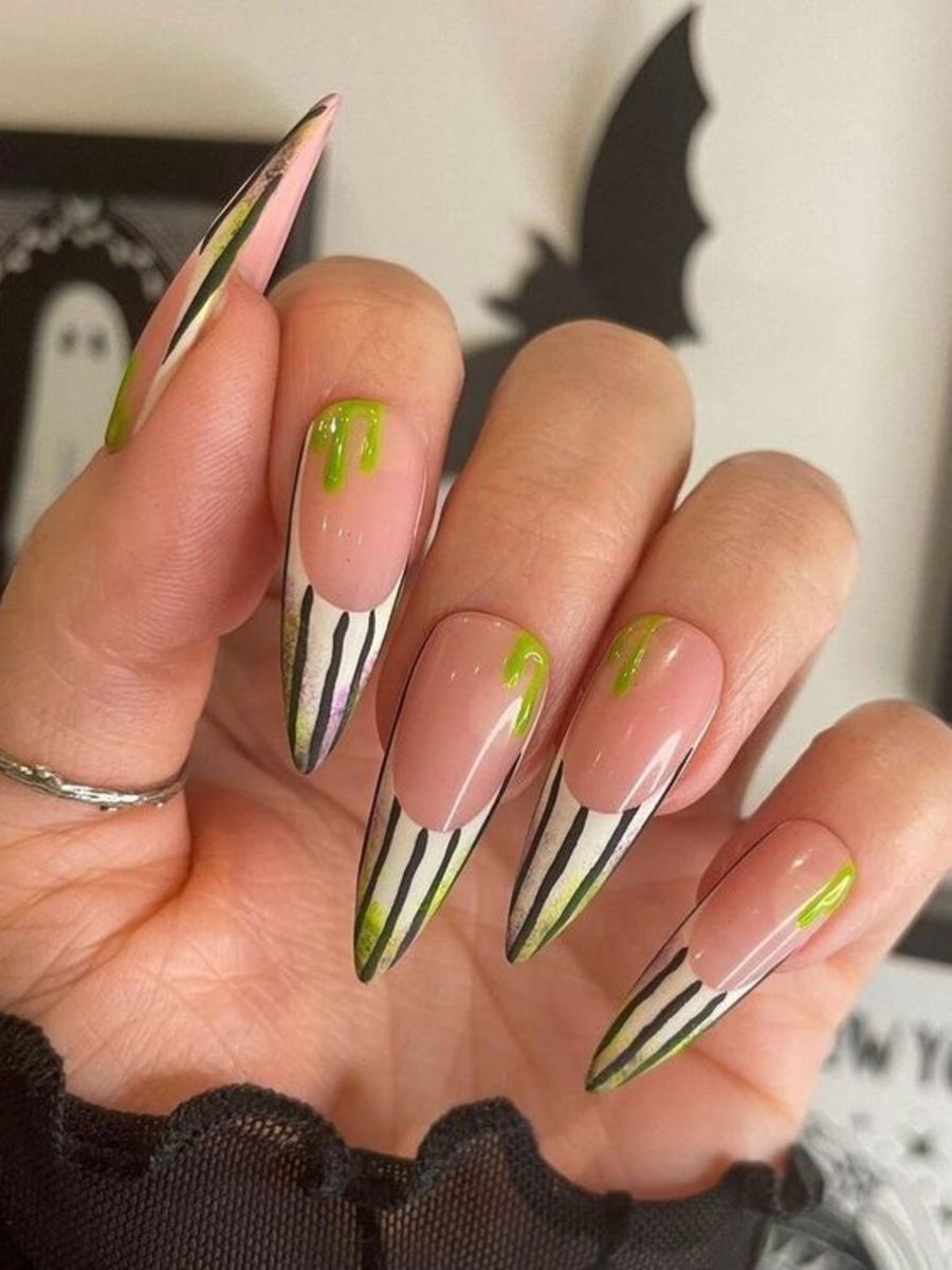 awesome-halloween-nail-art-designs