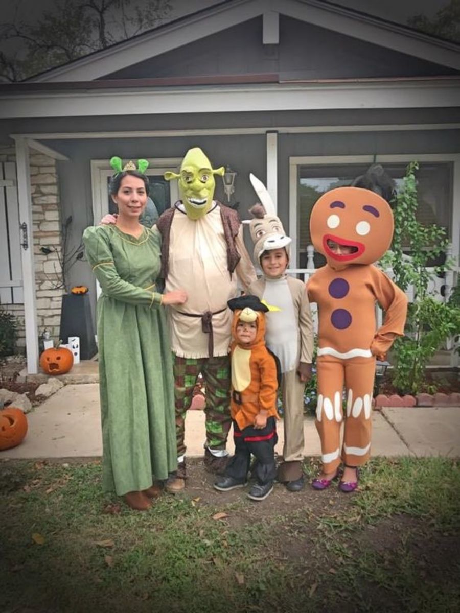 25+ Awesome Group & Family Halloween Costume Ideas