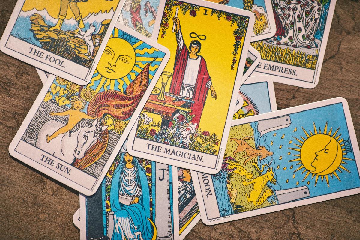 How to Interpret the Magician Card in Tarot