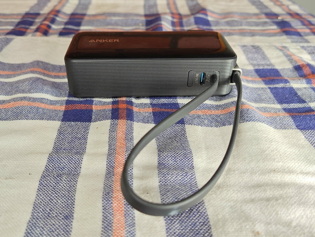 Review of the Anker 10,000mAh Power Bank with Built-in USB-C Cable