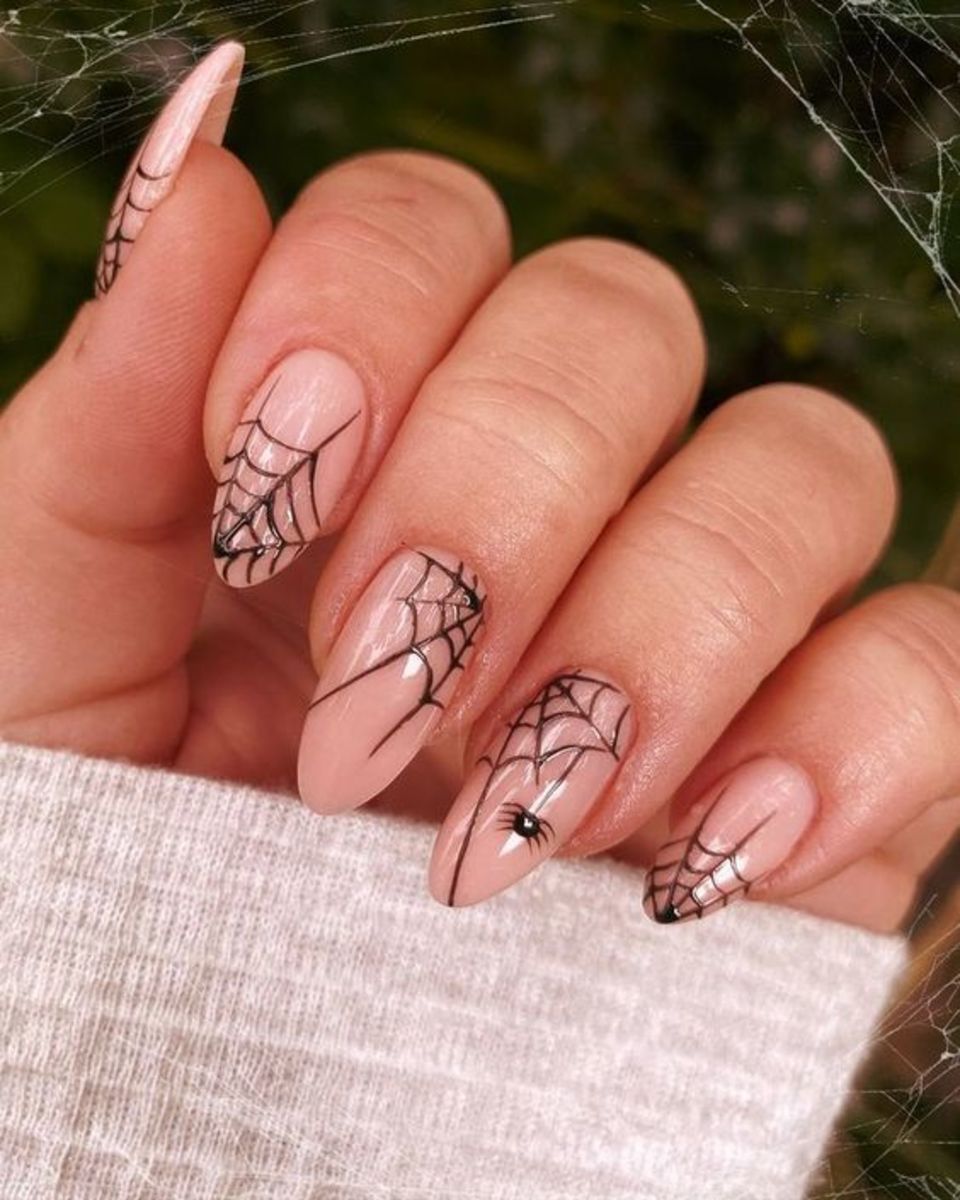 awesome-halloween-nail-art-designs