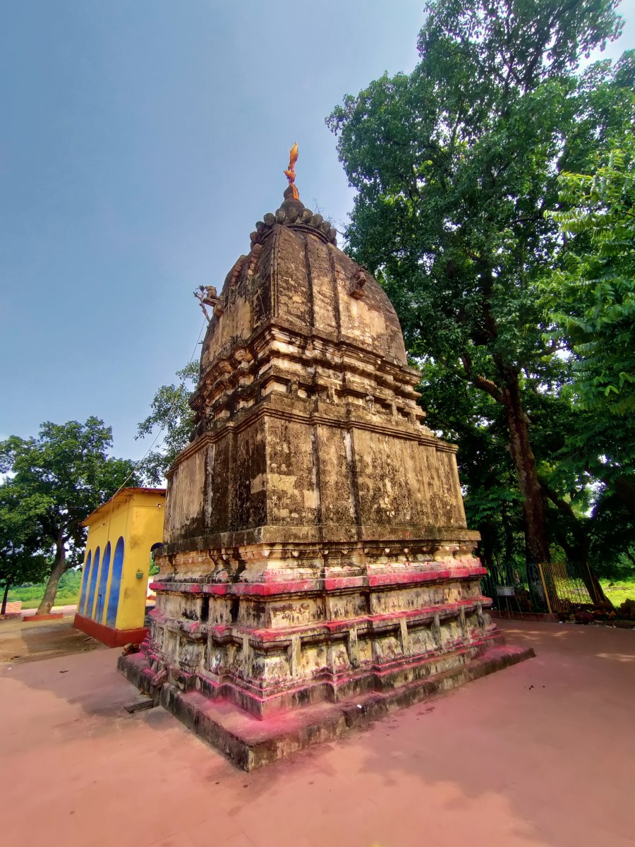 Ratneswar Shiva, the Lord of the Gems