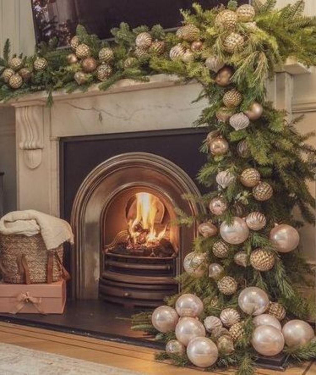 25+ Stunning Christmas Mantel Decorating Ideas - HubPages