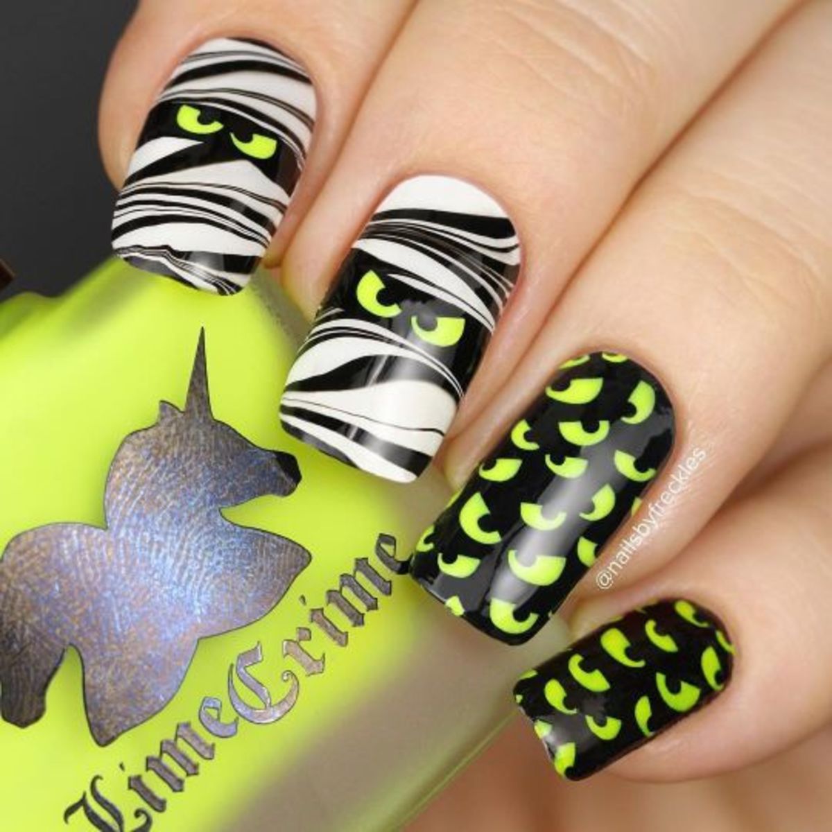 awesome-halloween-nail-art-designs