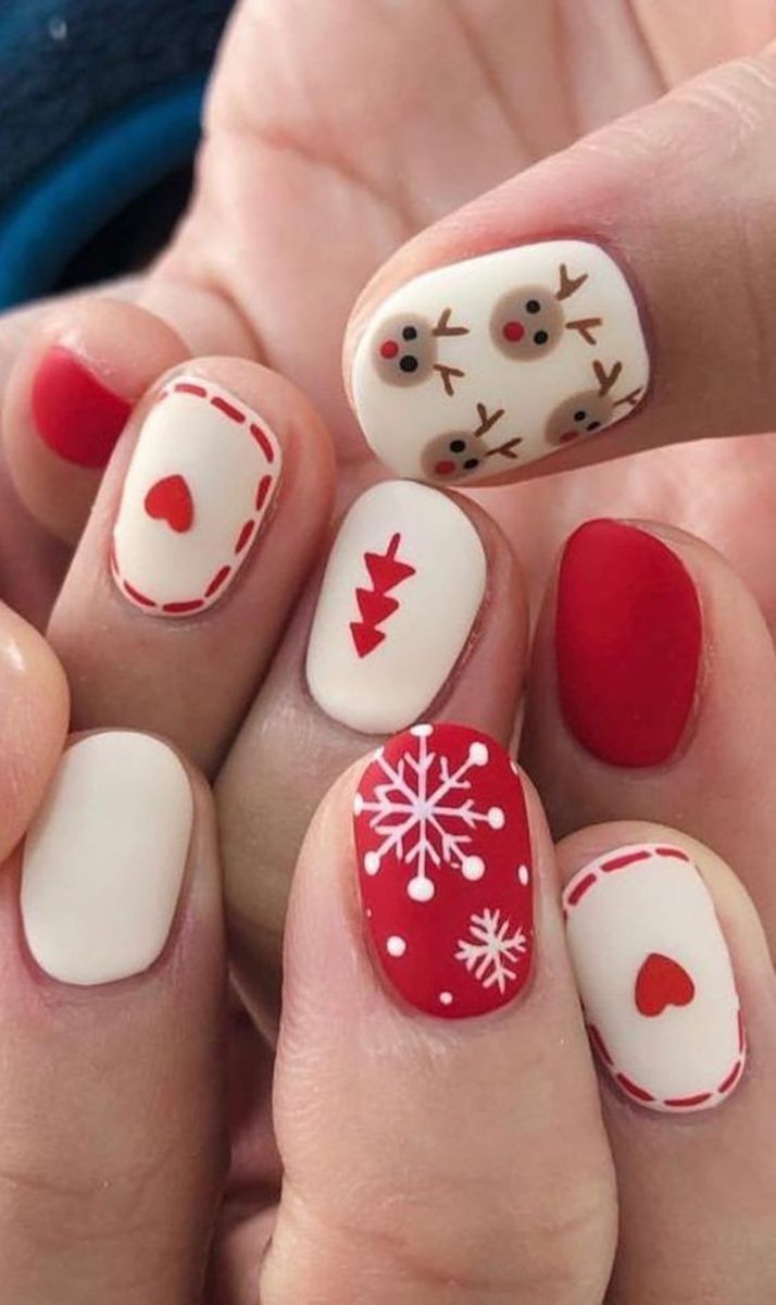 40+ Christmas Nail Art Designs for Short and Medium Nails