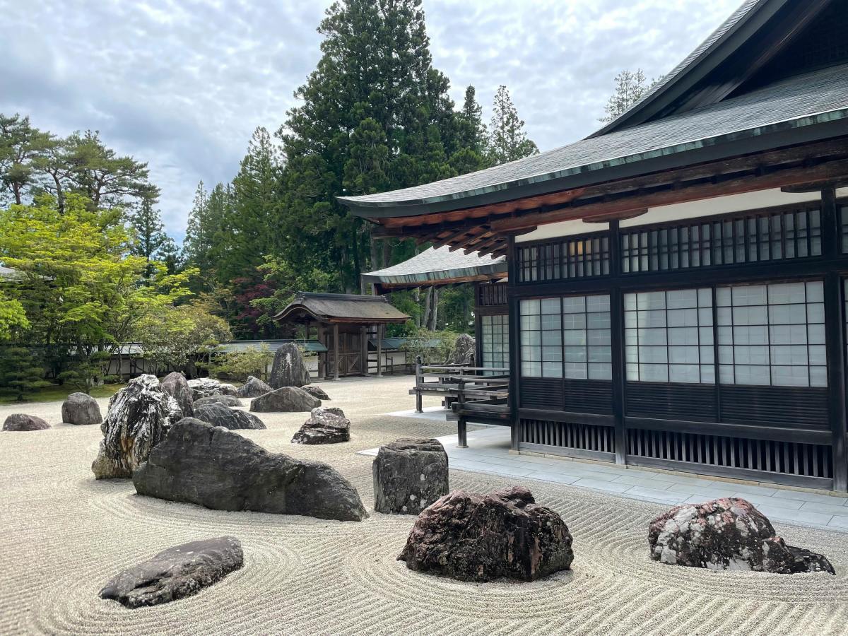 Everything You Need for a Zen Garden - HubPages, image size:1200x900