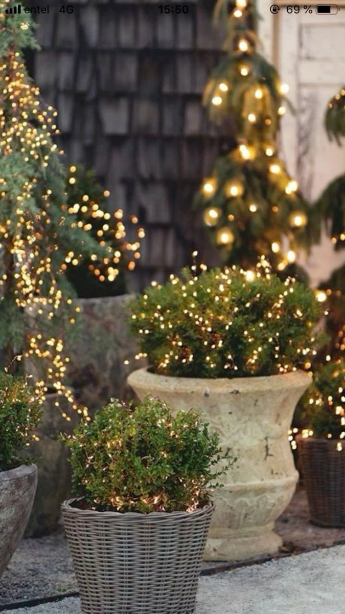 90+ Easy DIY Outdoor Christmas Decorations