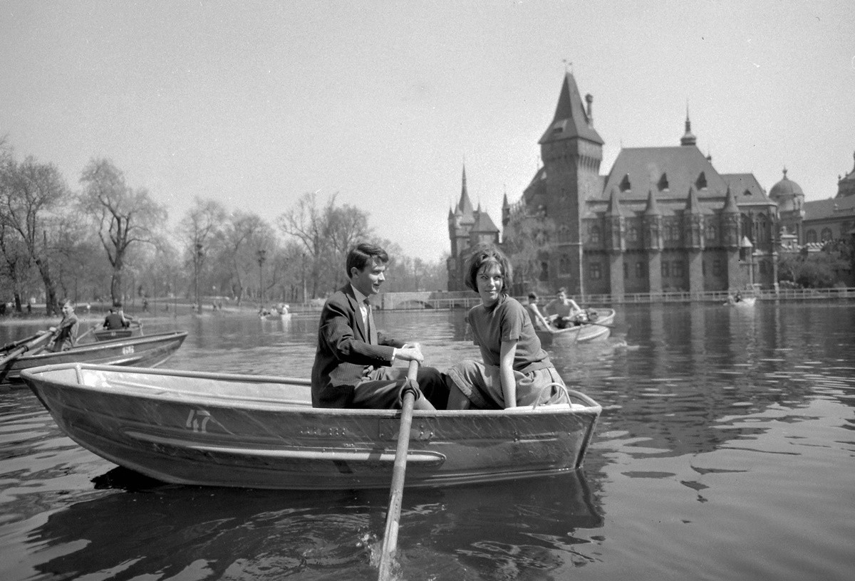 Budapest, Hungary's, City Park Lake (Városligeti-tó) - Owlcation