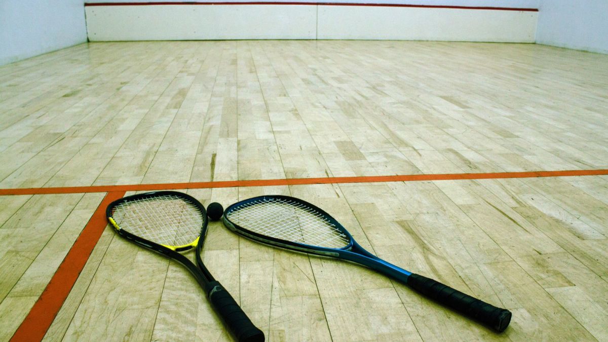 Playing Squash: Basic Lessons and Tactics for Beginners