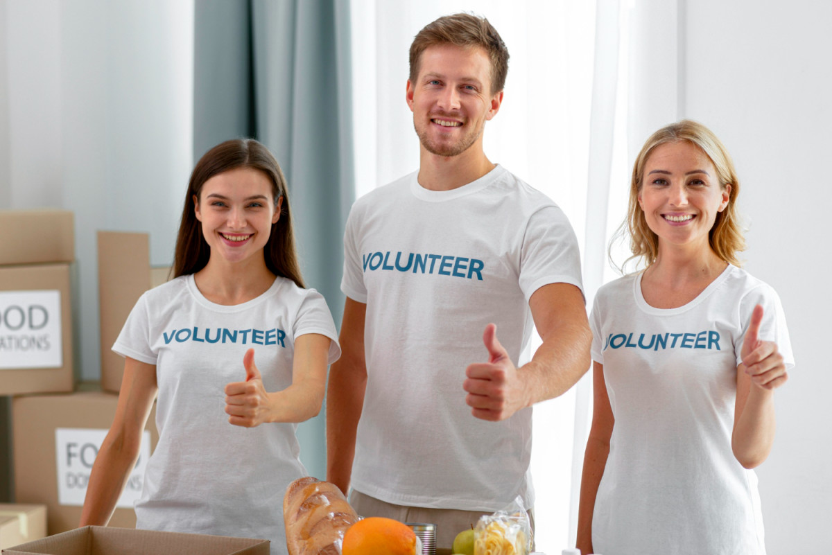 7 Ways Volunteering Can Be Good for Your Career