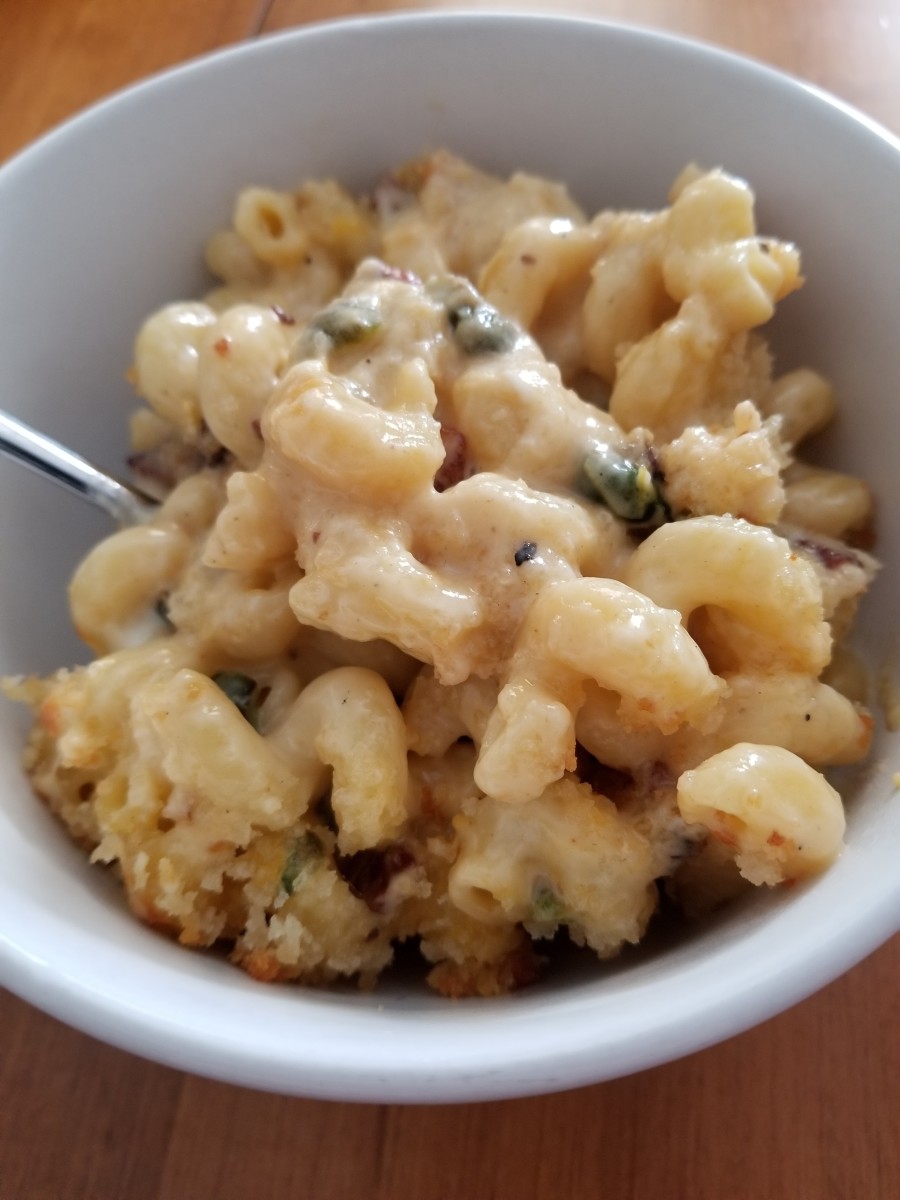 Sizzling Spicy Mac and Cheese: A Homemade Baked Jalapeno Delight