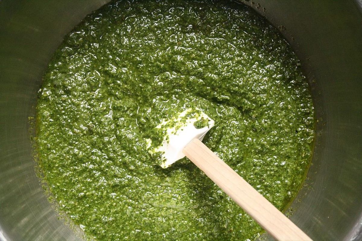 How to Make Homemade Pesto--A Tasty Topping for Pasta Made With Pine Nuts