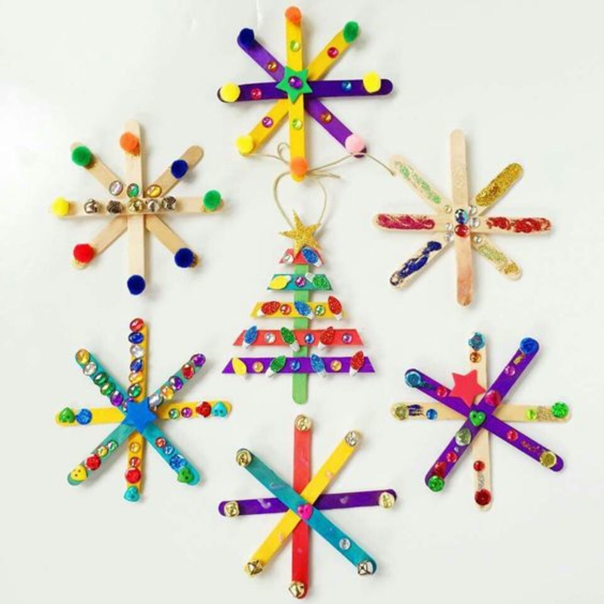90+ Easy Christmas Crafts Your Kids Will Love to Make - FeltMagnet