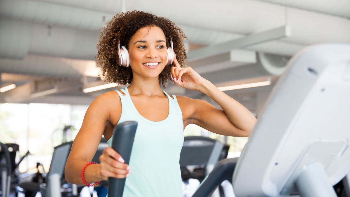 5 Ways to Boost Productivity While on an Elliptical