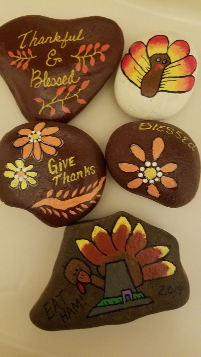 Thanksgiving Crafts for Adults (40+ Ideas!) - Mod Podge Rocks