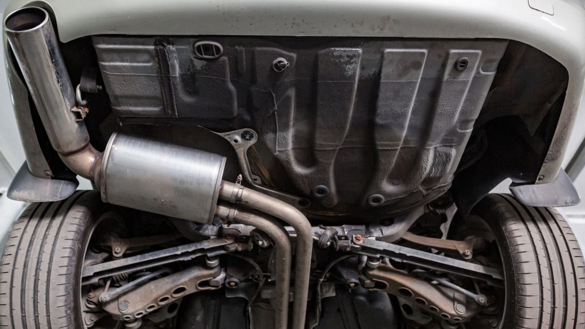How to Diagnose an Exhaust Leak (With Repair Suggestions)