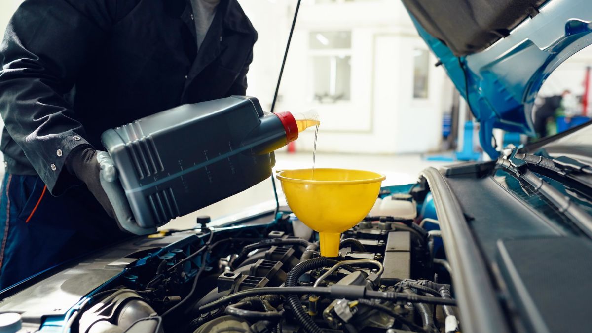 5 Signs It's Time to Change Your Oil