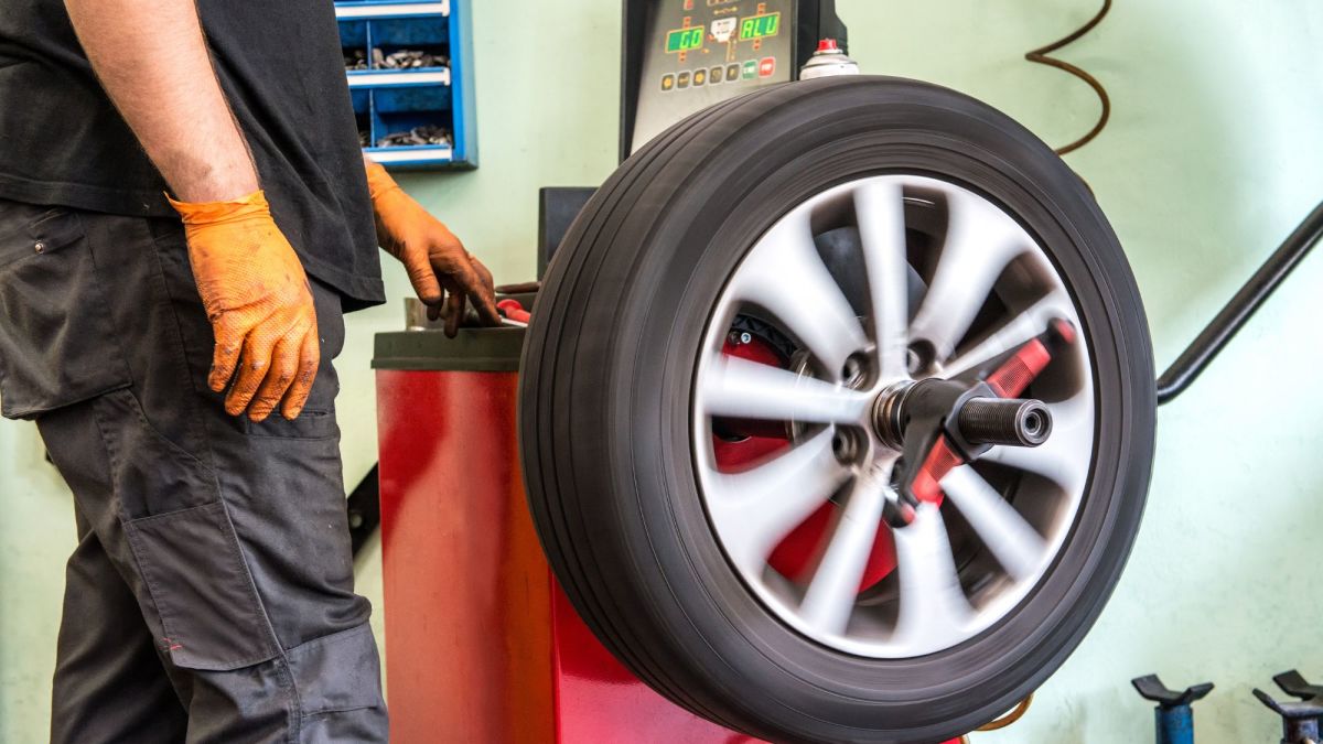 Best New or Used Wheel Balancers for Your Auto Shop