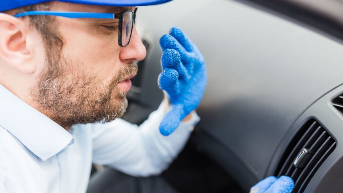 5 Common Reasons for the Smell of Gas Inside a Car