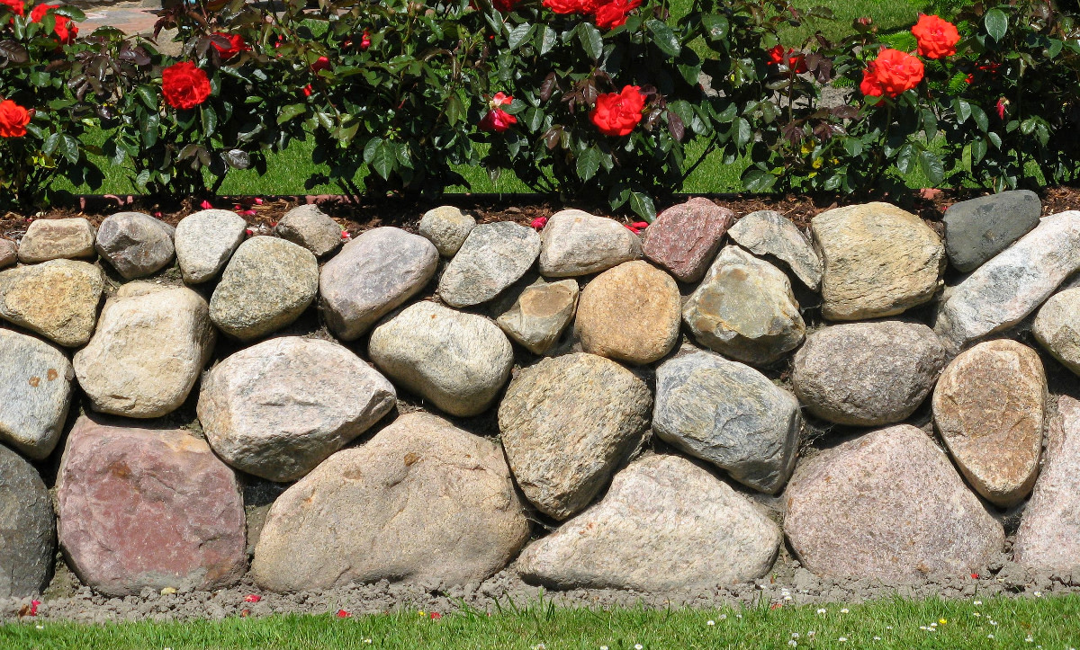 How to Build a Stone Retaining Wall