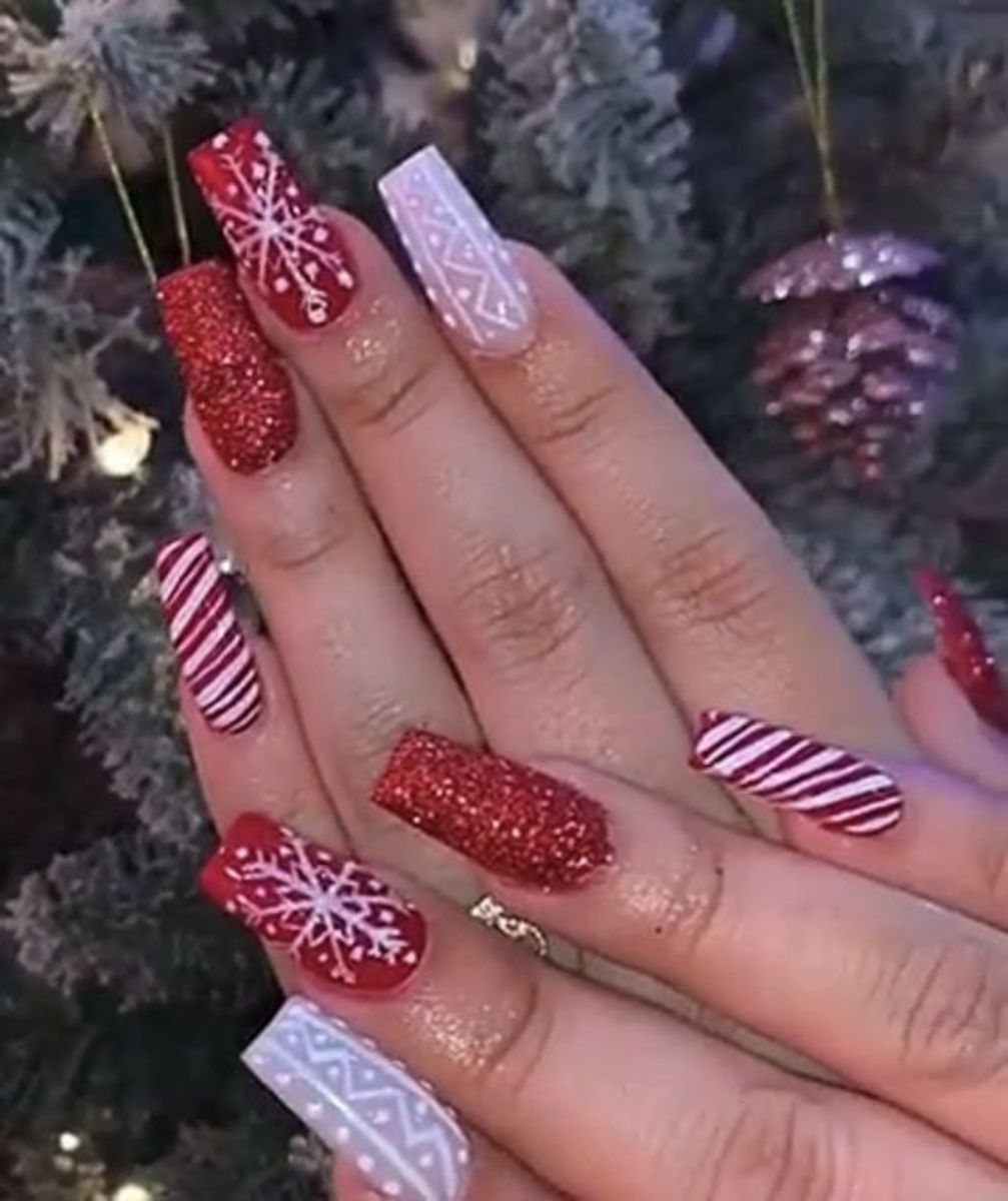 elegant christmas nail art