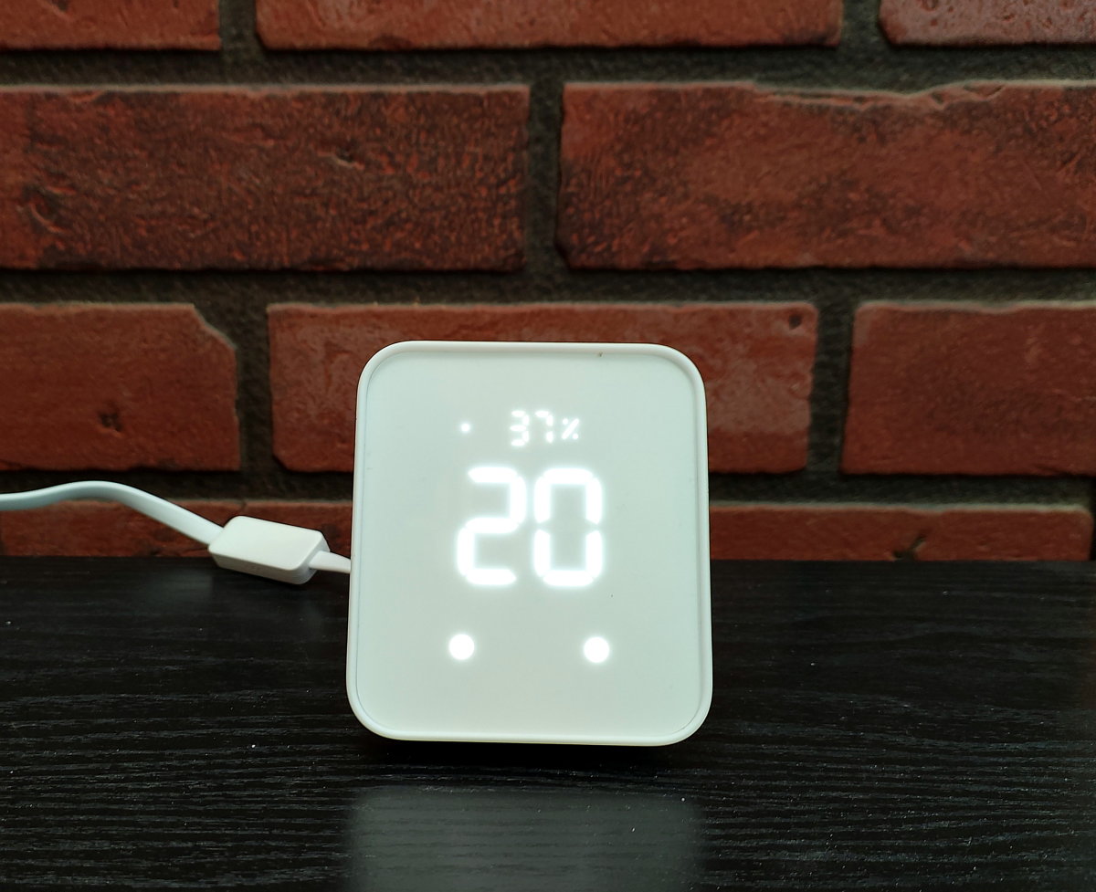 Review of the SwitchBot Hub 2 With Indoor and Outdoor Thermometer  Hygrometers - Dengarden