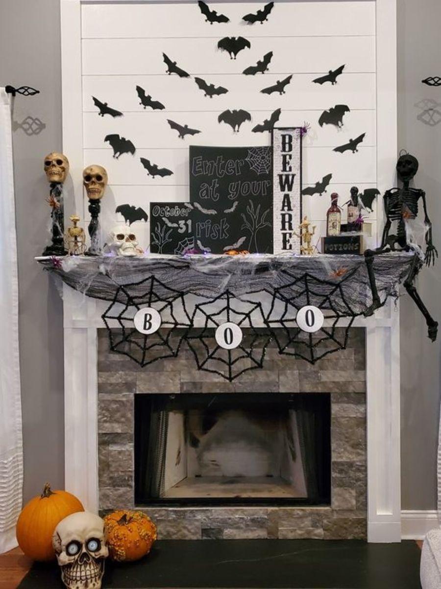 50+ Haunting Halloween Mantle Decor Ideas for a Spooky Yet Fun Vibe ...