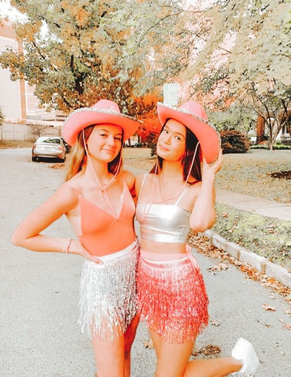 88+ Fun and Easy Halloween Costumes for Besties - HubPages