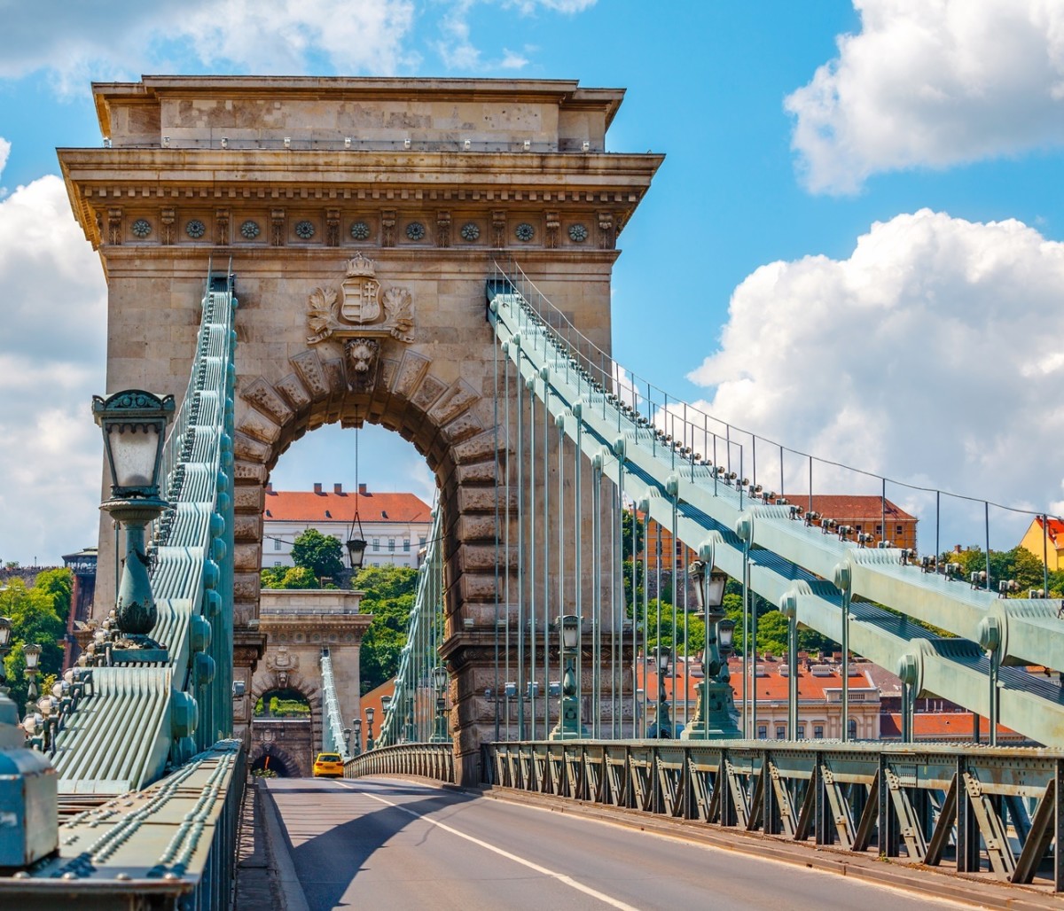 Budapest's First Stone Bridge, the Beautiful Chain Bridge - HubPages