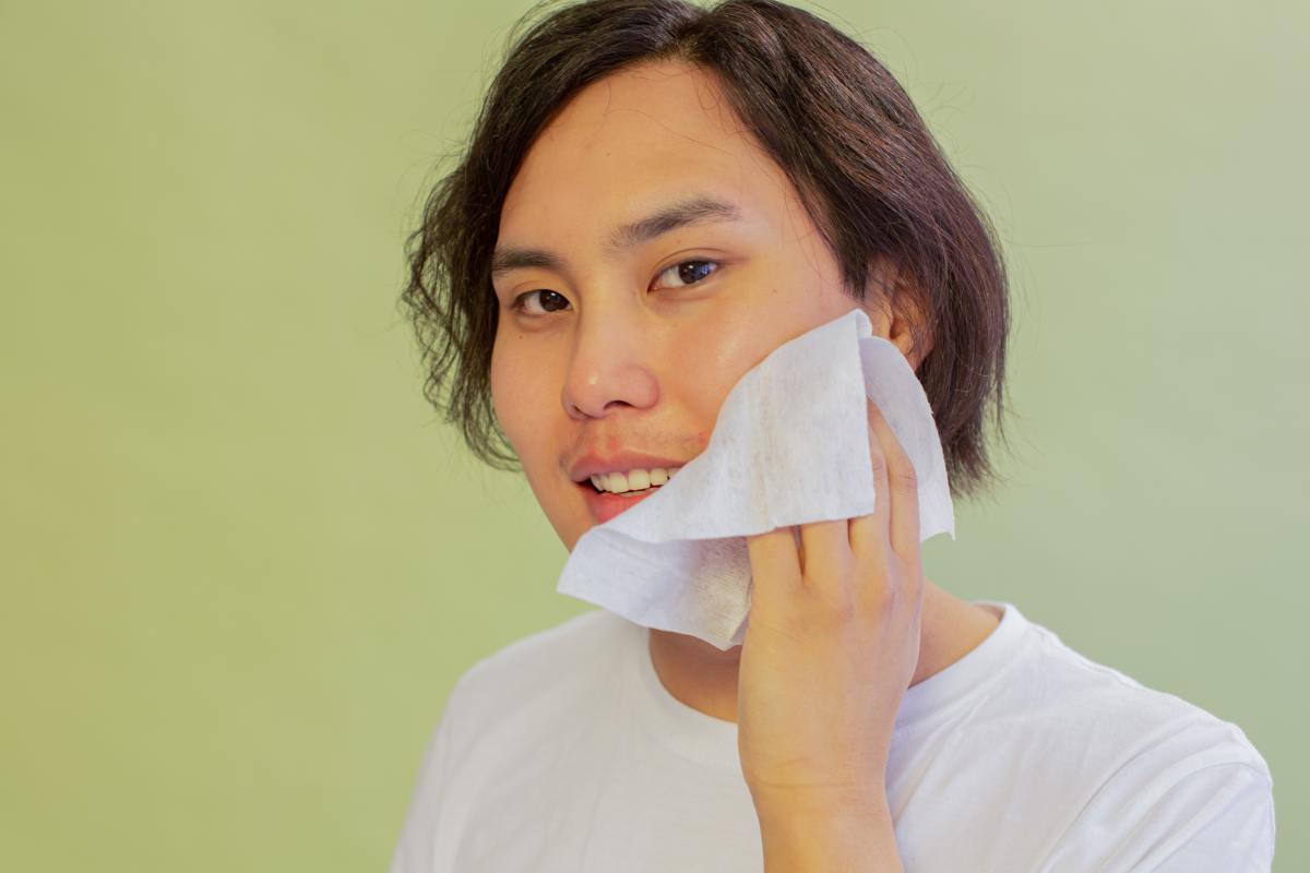 How and When to Use Baby Wipes on Your Face