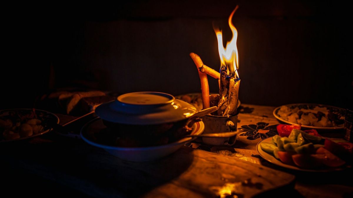 Winter Power Outage Tips for Cooking, Heating, and Lighting