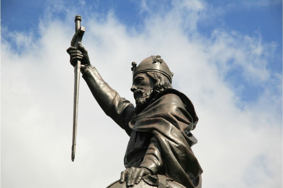 King Alfred the Great: Anglo-Saxon Ruler and Reformer