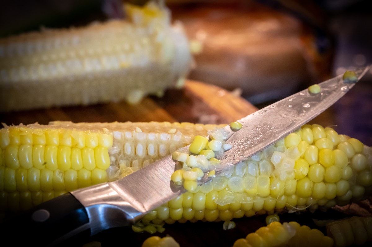 Clever Hack for Removing Corn From the Cob Totally Changes the Game