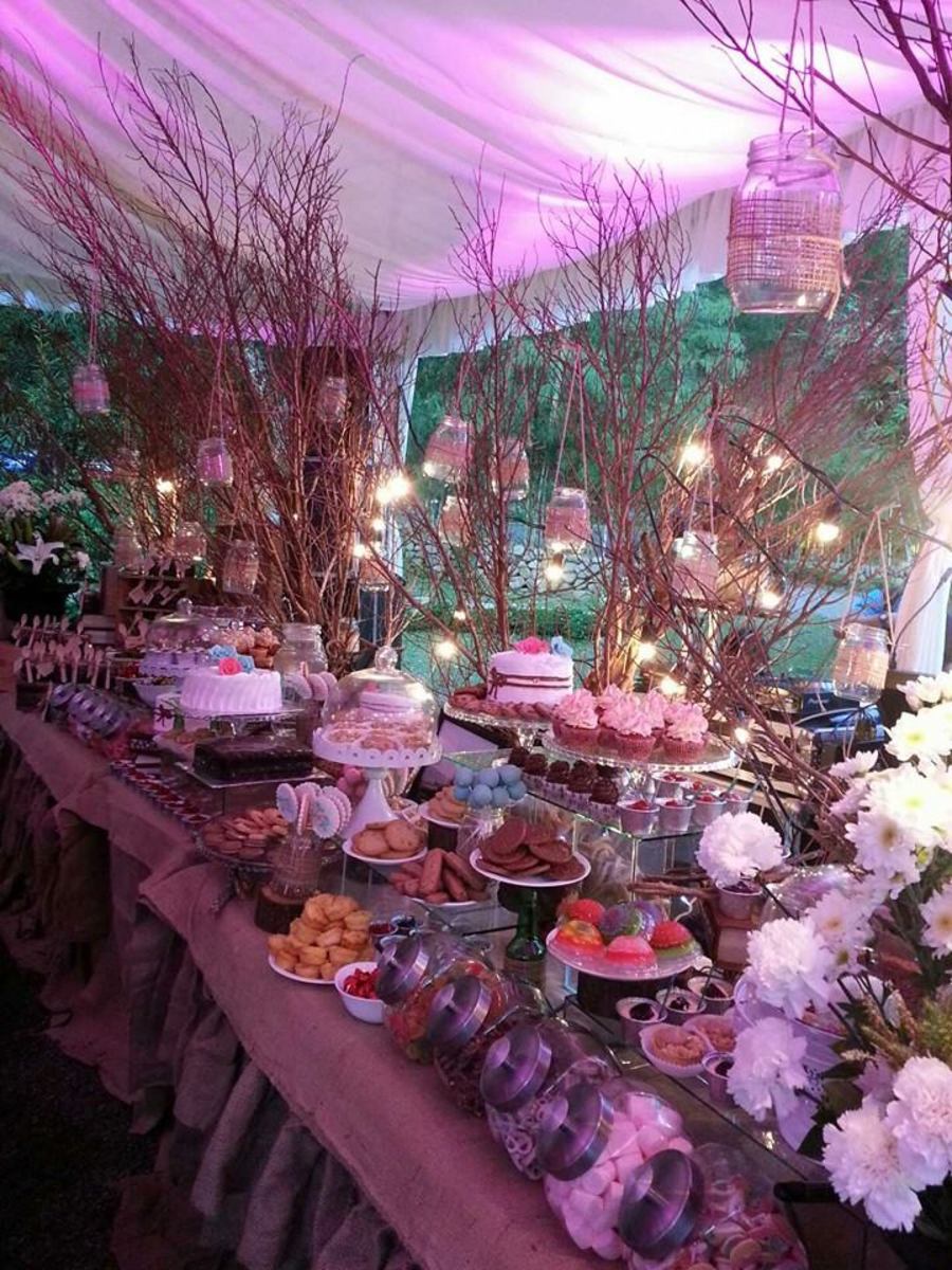 How to Create a Rustic Dessert Table