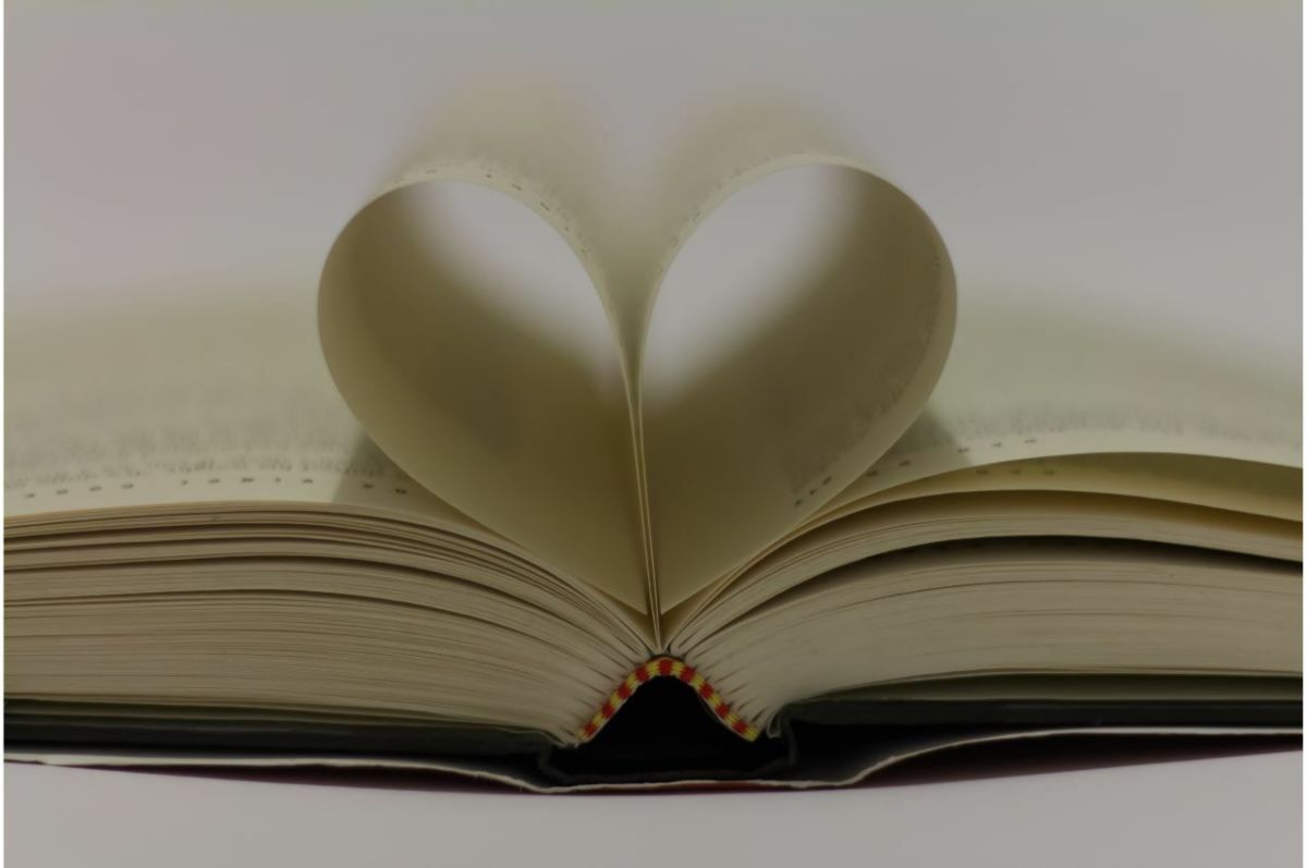 4 Romance Tropes to Avoid When Writing