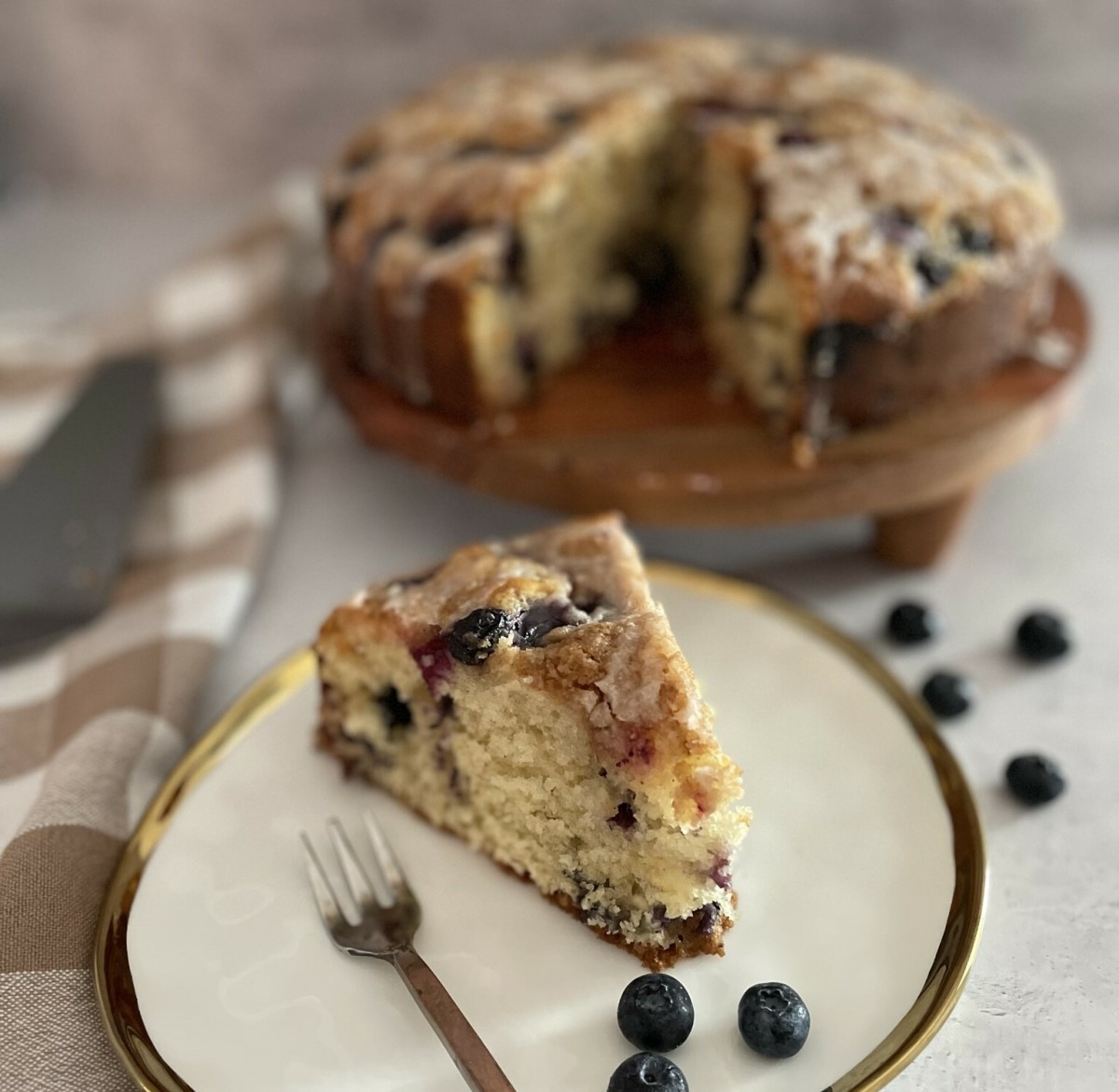 How to Make Delicious Blueberry Coffee Cake with Streusel Topping