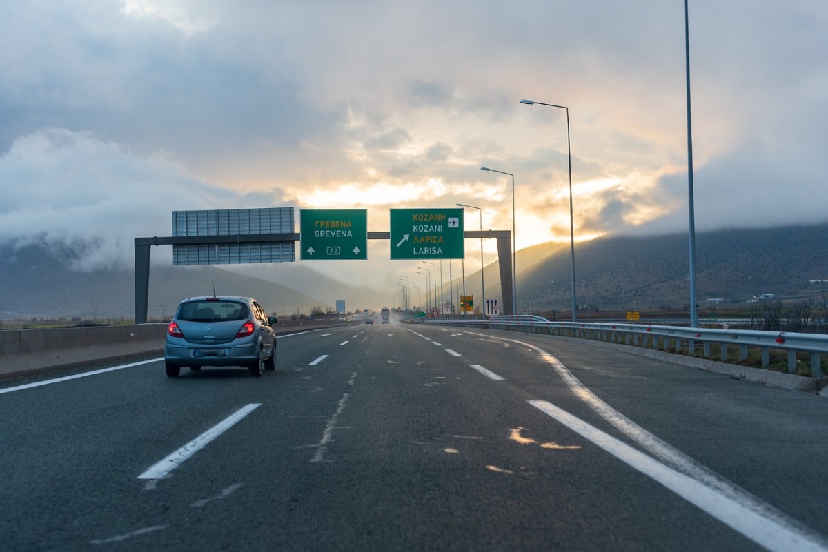 Driving in Greece: 6 Survival Tips for the Road Trip Tourist