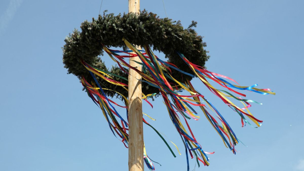 May Day Maypole Dances and History