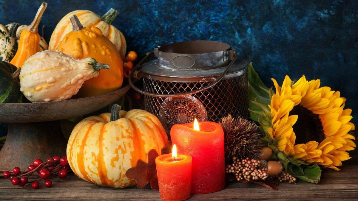 65+ Amazing Thanksgiving Porch Decorations for a Happy Fall