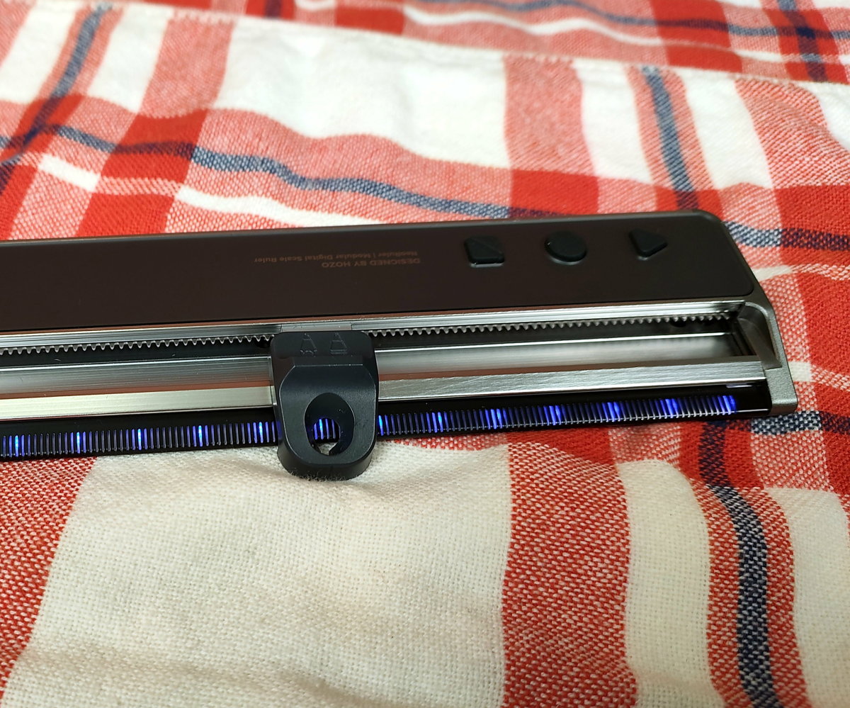 https://images.saymedia-content.com/.image/t_share/MjAxNDAyMTM1MTA3MTUxODQ1/review-of-the-neoruler-digital-scale-ruler-and-accessories.jpg