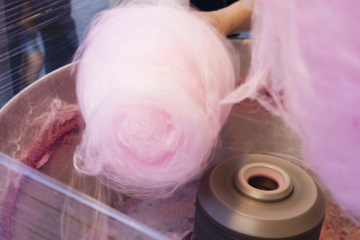 Man’s Hilarious Fail Making Cotton Candy Has People Asking Questions