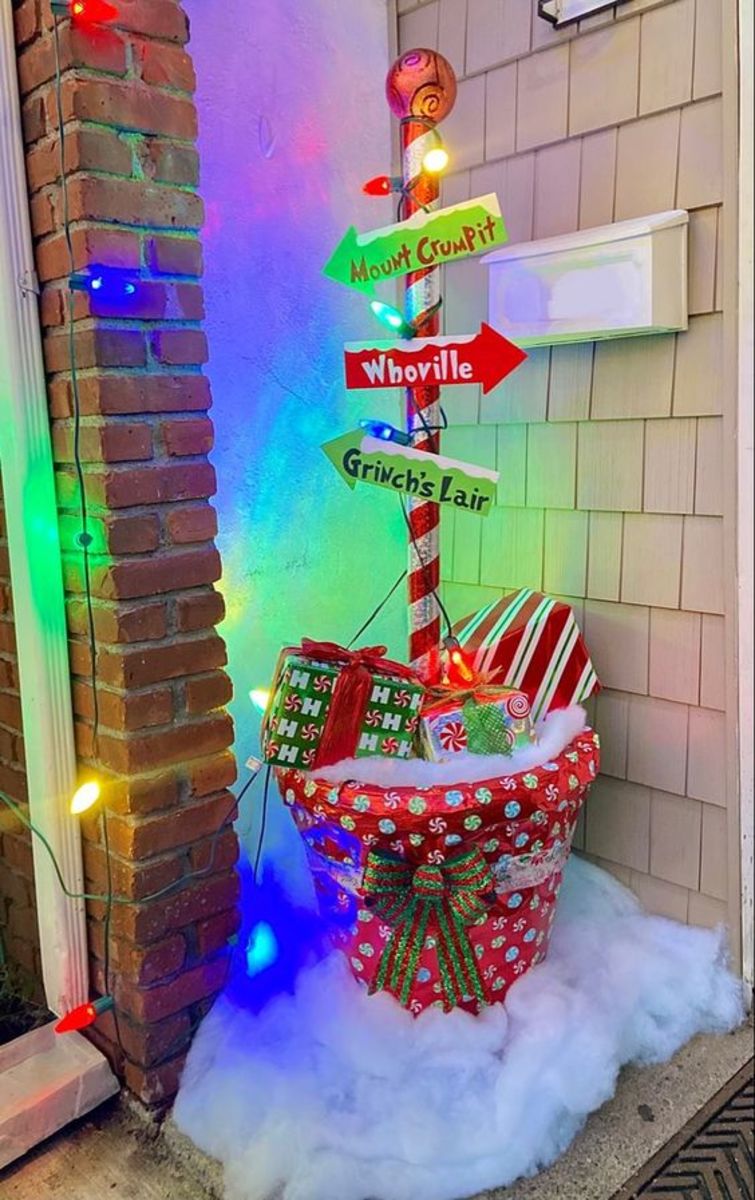 45+ Easy Grinch Christmas Decor and Party Ideas