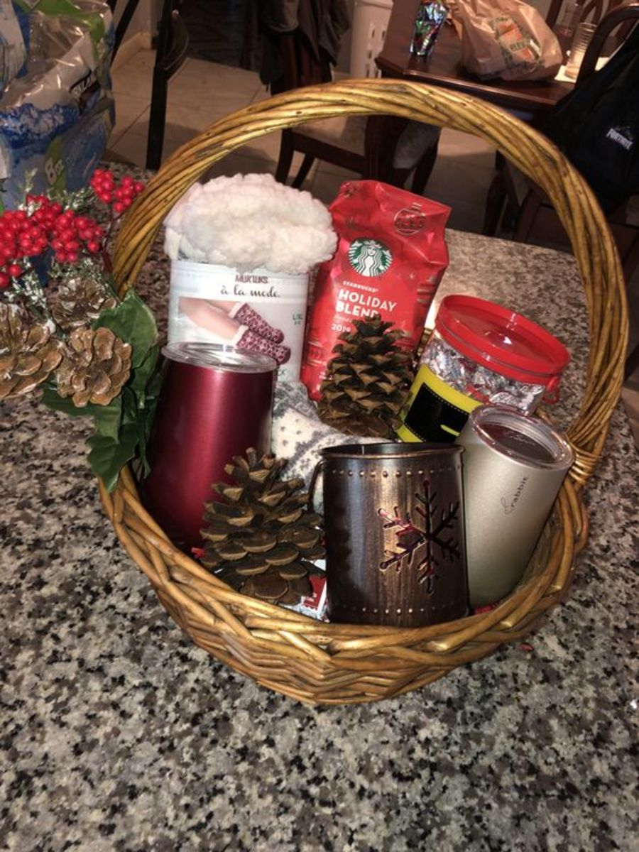 DIY Christmas Morning Mimosa Gift Basket, Diary of a Debutante