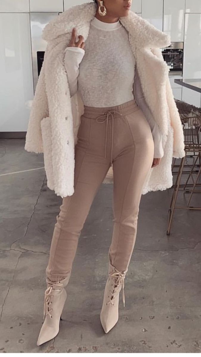 30+ Super Stylish Winter Outfits for Women 2023 - HubPages