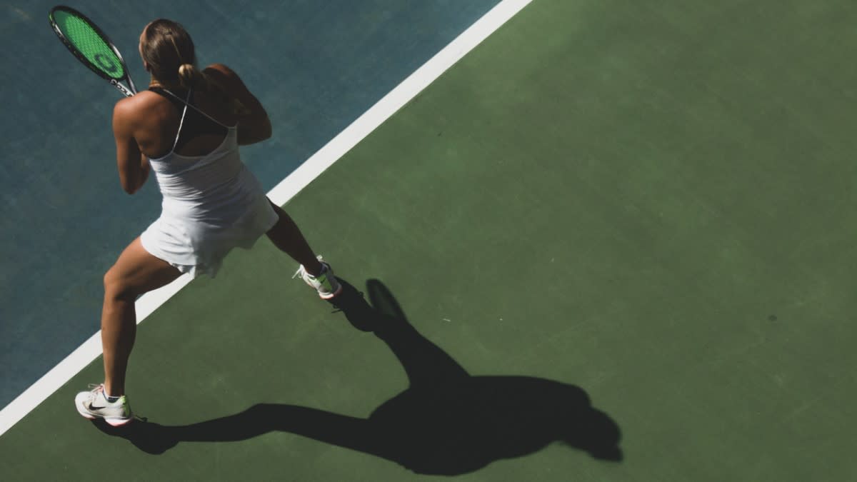 10 Ways to Calm Your Nerves When Playing a Tennis Match