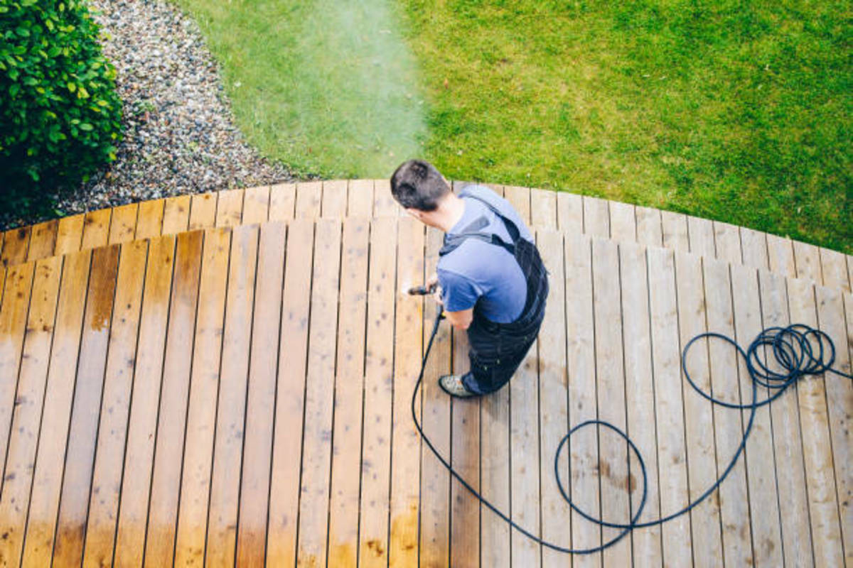 Deck Care and Maintenance: 4 Things to Know