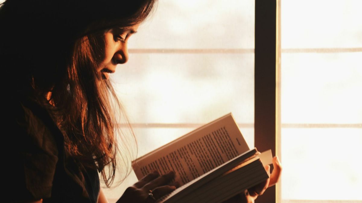 Anthology Books: What Are They & How Can Writers Use Them?