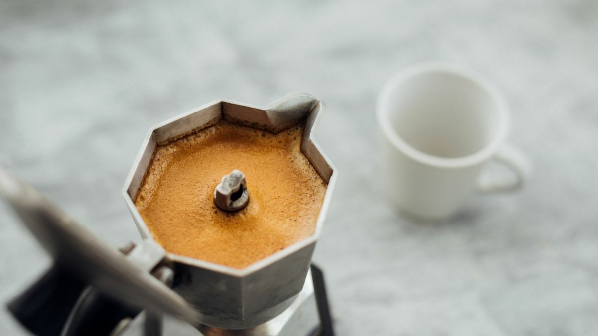 Learn how to use an Italian coffee maker