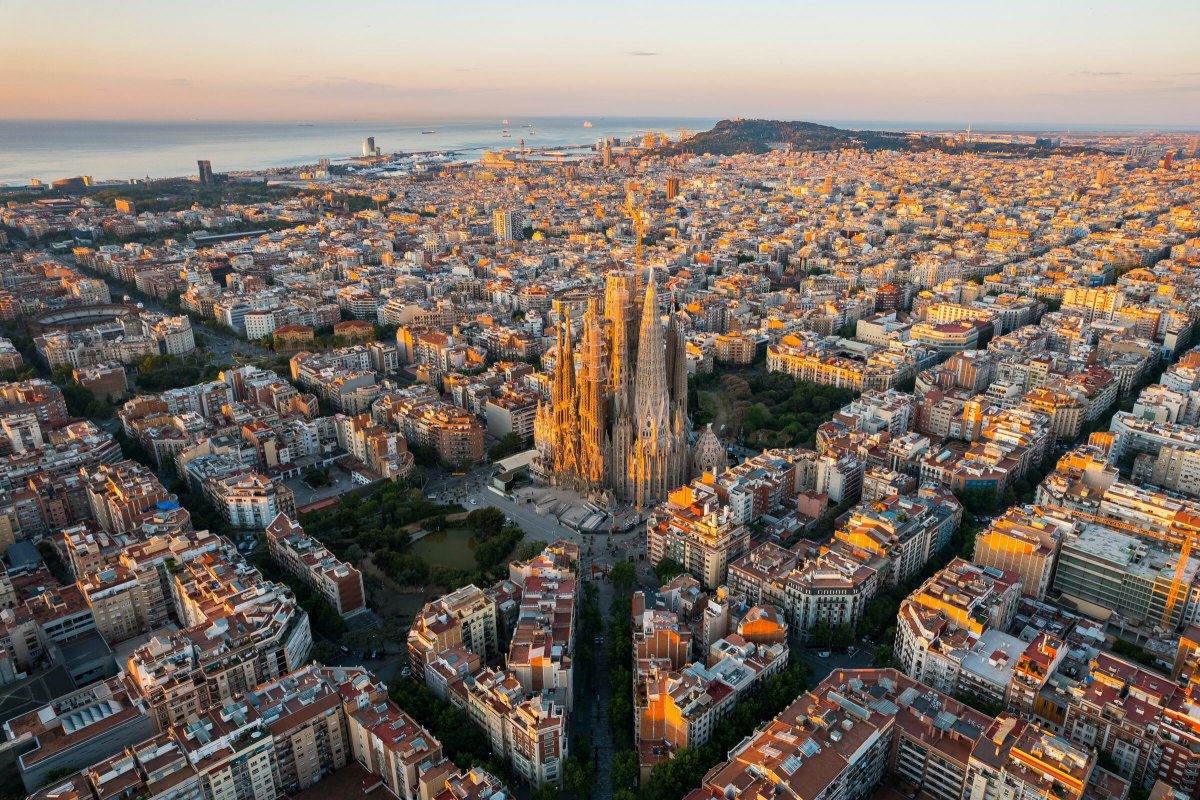 Exploring Barcelona: 10 Must-Visit Places in the Catalan Capital