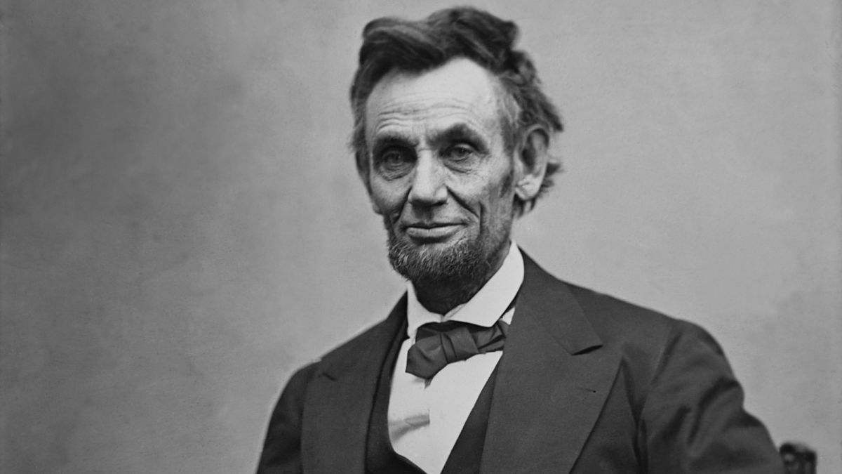Abraham Lincoln: 16th President: Freer of Slaves